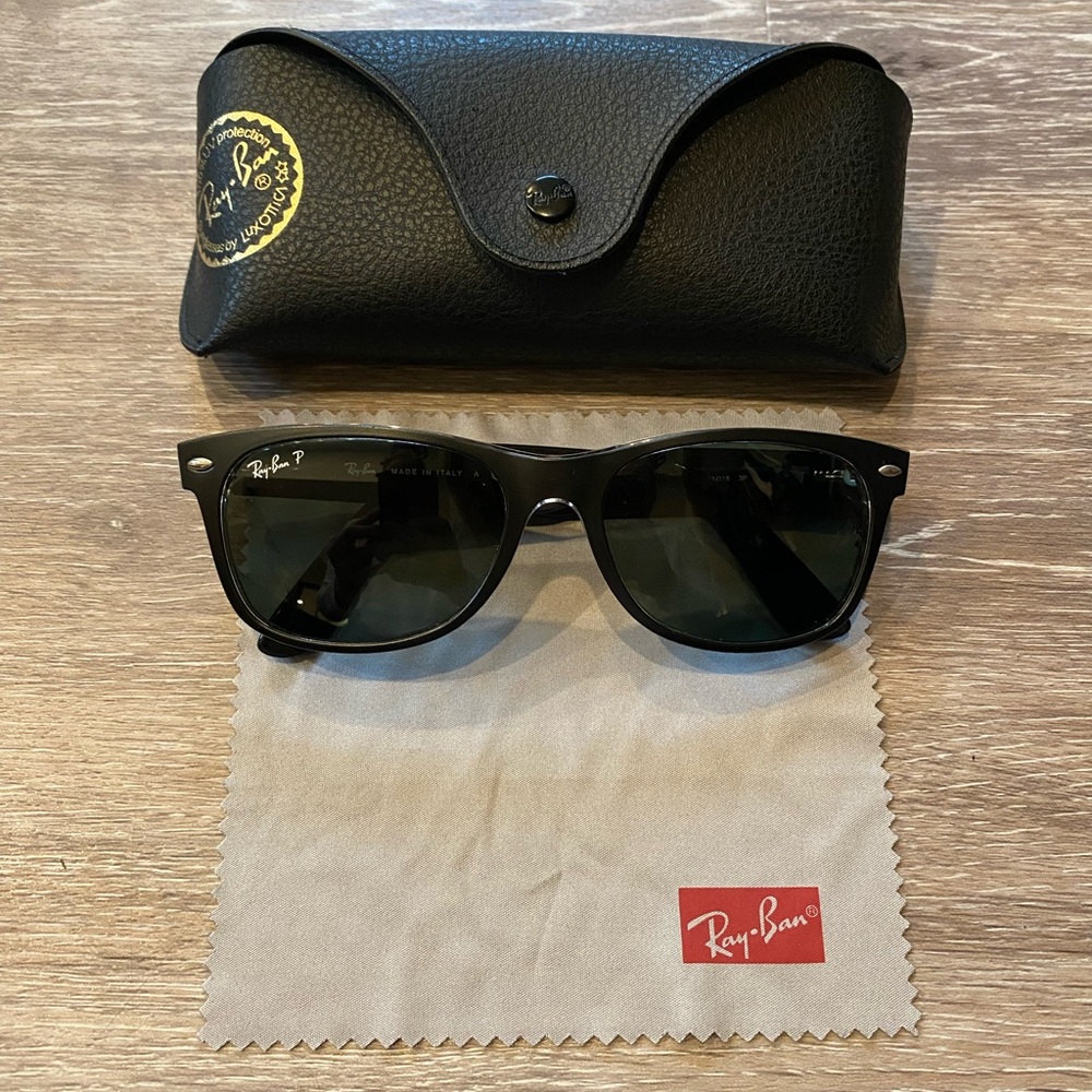 Ray Ban New Wayfarer Polarized Sunglasses NWOT